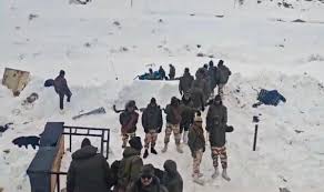 8 मजदूरों की मौत, 46 की चमत्कारी बचाव